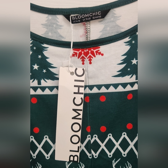 Festive Green and White Romper - Picture 6 of 7